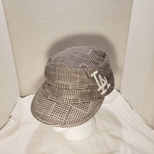 Fan Favorite LA Dodgers Women's Light Brown Cotton Houndstooth Plaid Cadet Cap